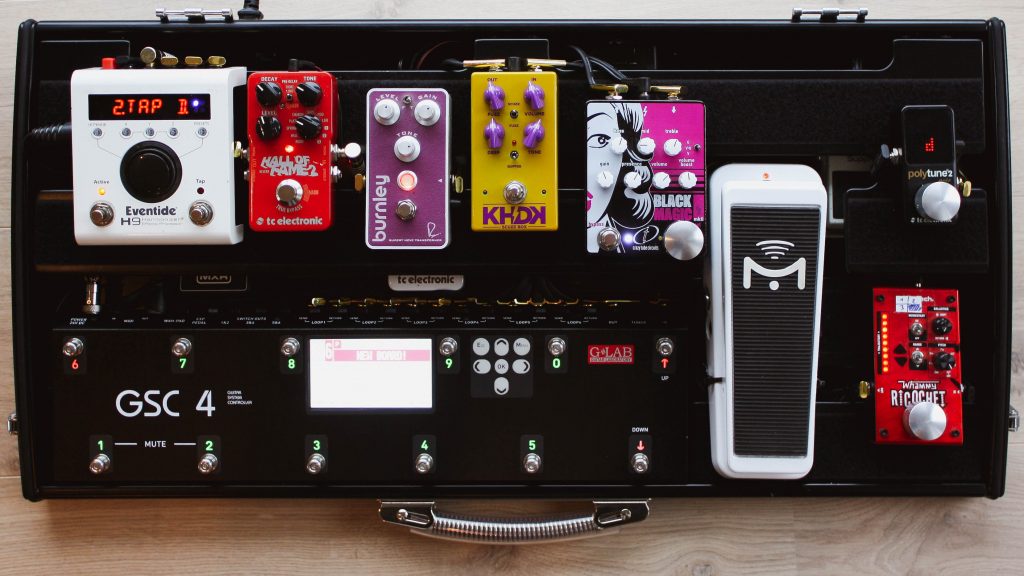 Pedalboard with GLAB GSC-4
